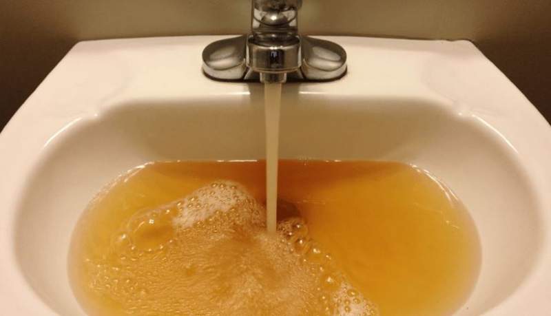 Antena1: Sănătatea noastră este în pericol! ,,La robinet curg bacterii, apa nu este potabilă.